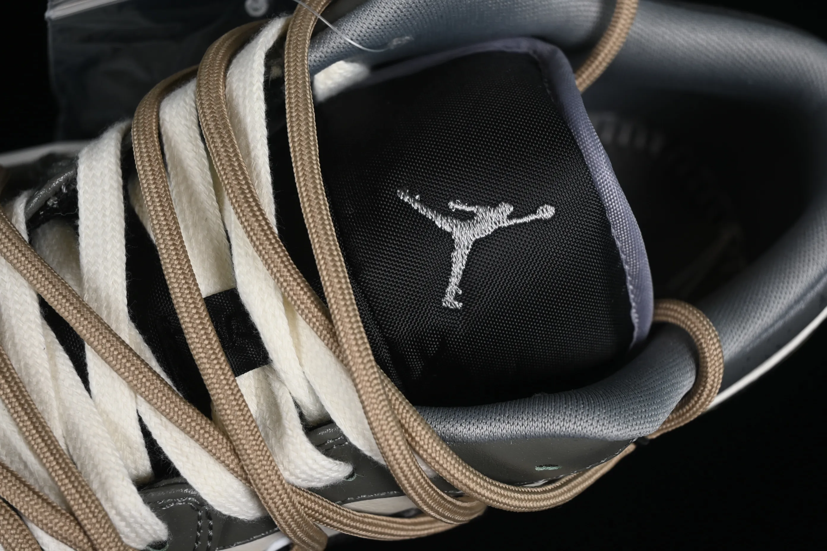 All categories Air Jordan Jordan series basketball shoes Air Jordan 1 Low High-end customized low-top sneakers Air Jordan 1 Low AJ1 Joe 1 customized model Panda Prank Jungle Crossing Green Field Floating Abyss Low-top cultural and casual sneakers 553558-040
